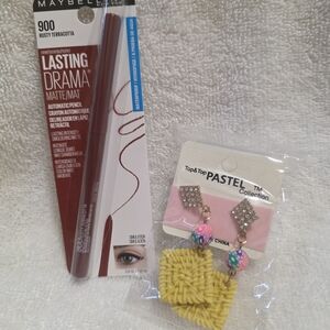 Maybelline Lasting Drama Eyeliner in Rusty Terracotta with Pastel Earrings